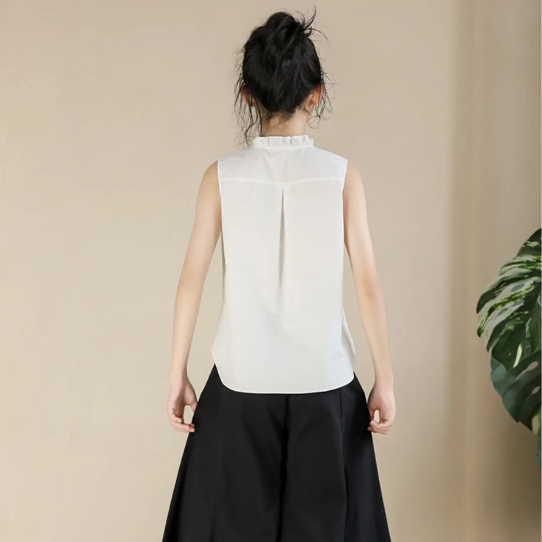 花边无袖上衣/ 黑色喇叭裙裤 Sleeveless Ruffled Top / Black Flared Wide-Leg Pants