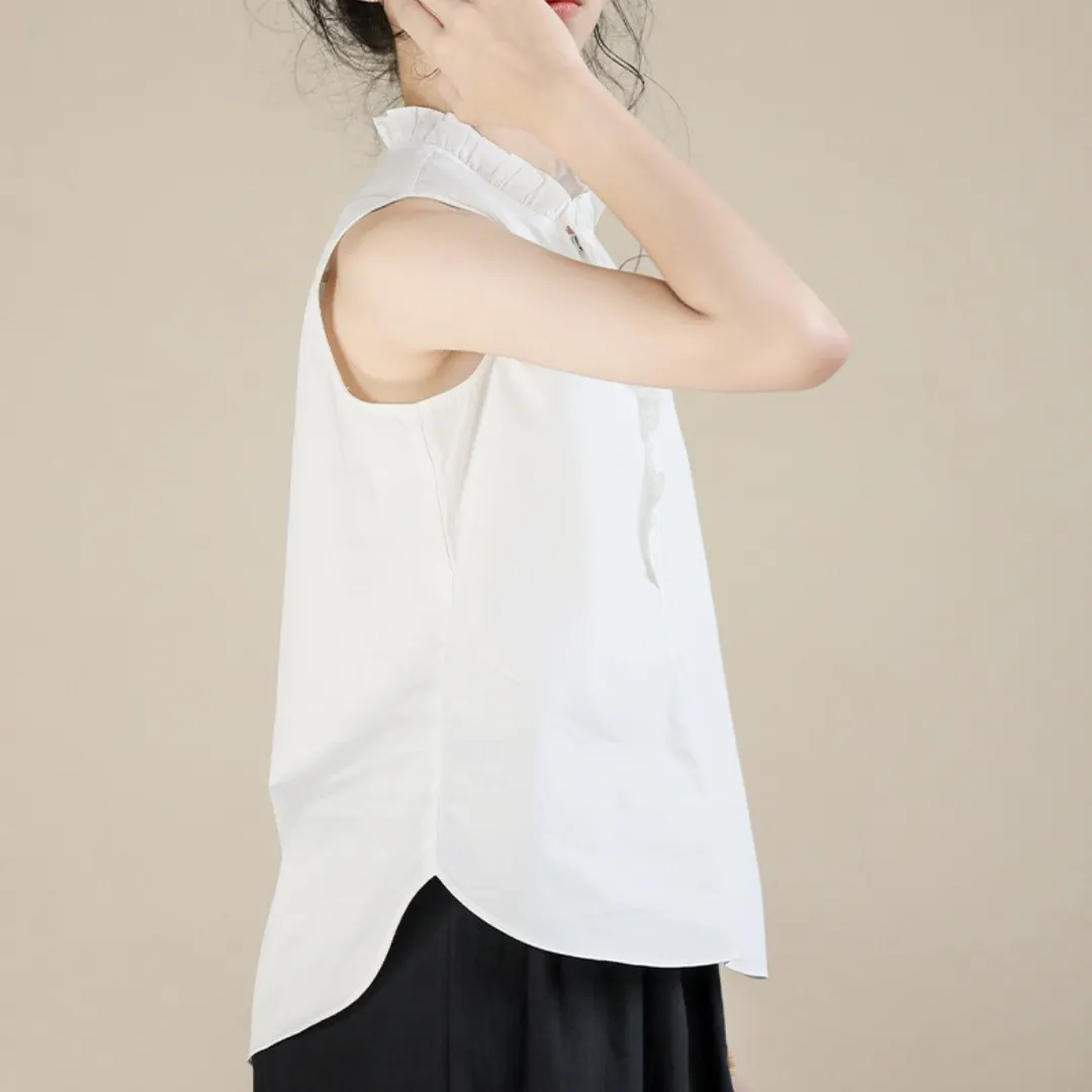 花边无袖上衣/ 黑色喇叭裙裤 Sleeveless Ruffled Top / Black Flared Wide-Leg Pants