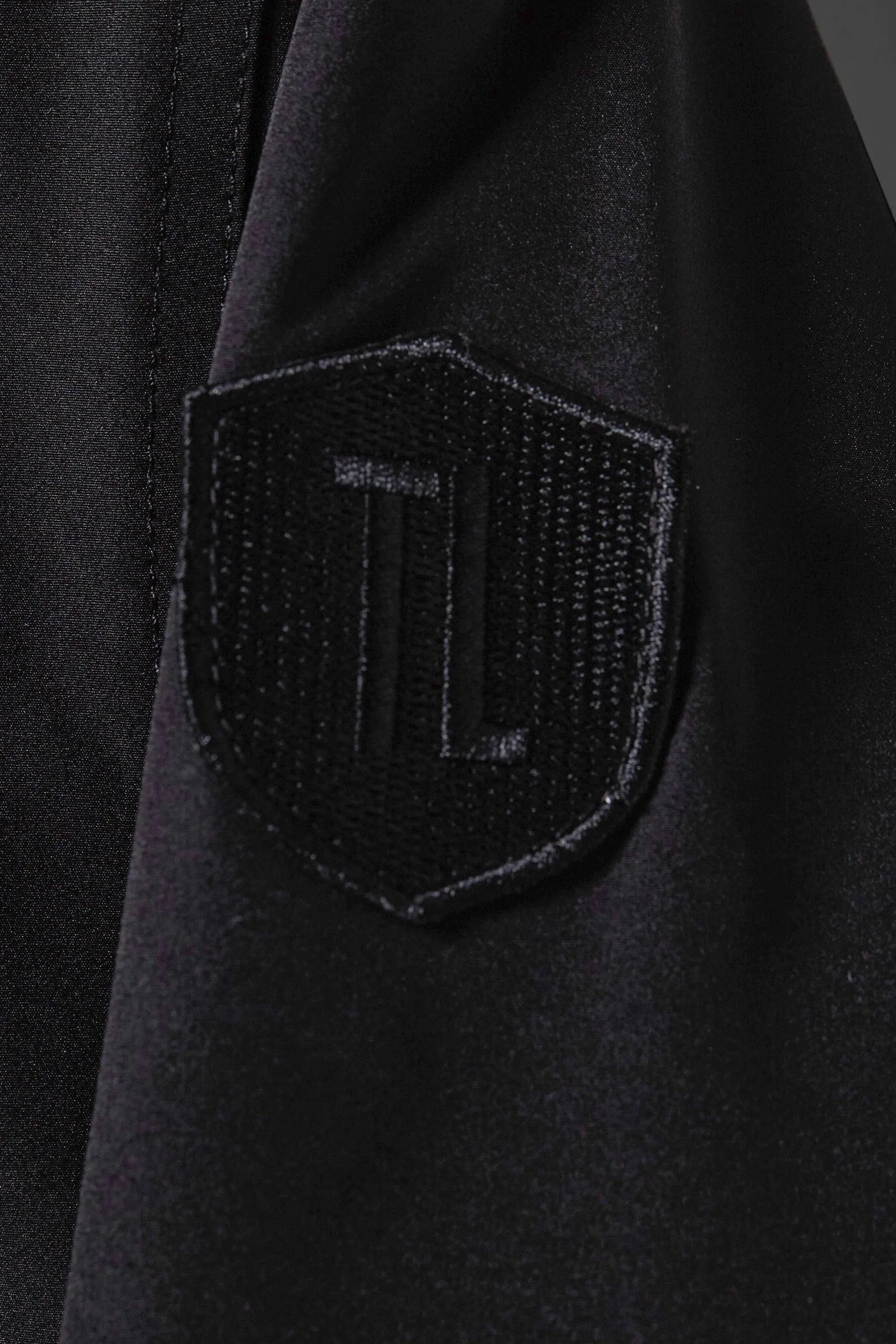 ARMOR JACKET
