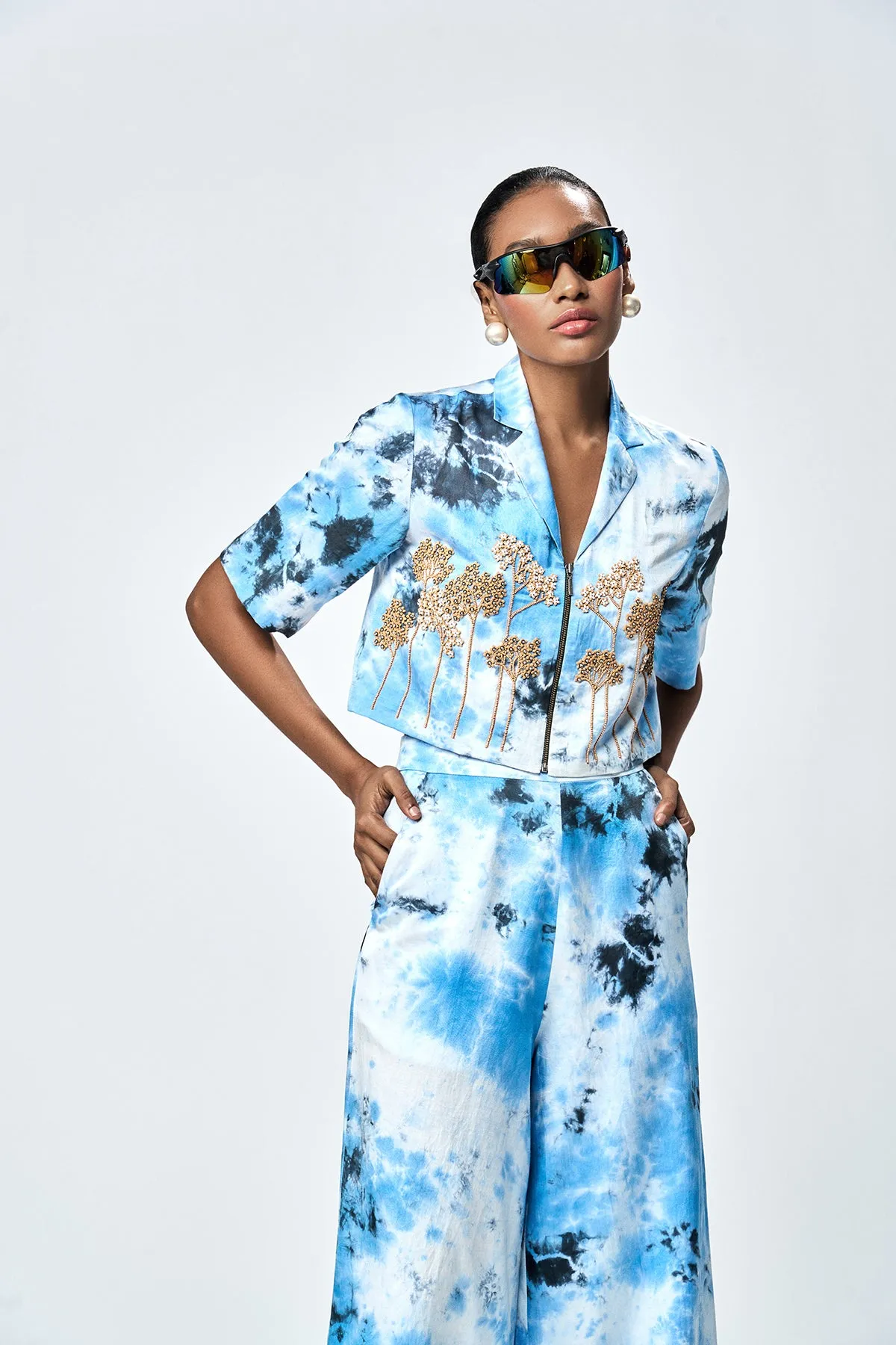 TALL TREE CROPPED SHIRT WITH FLARED PANTS